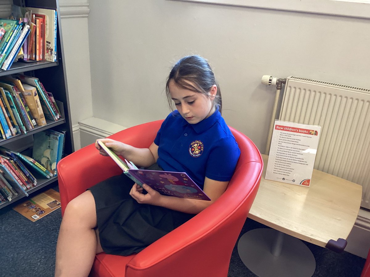 halebank_sch's tweet photo. Reading is cool 😎 We have created displays and found some fantastic new books to read this summer 🌞 #HBEnglish #HBReading #summerreadingchallenge @HaltonLibraries https://t.co/DZR39Bg6Lx