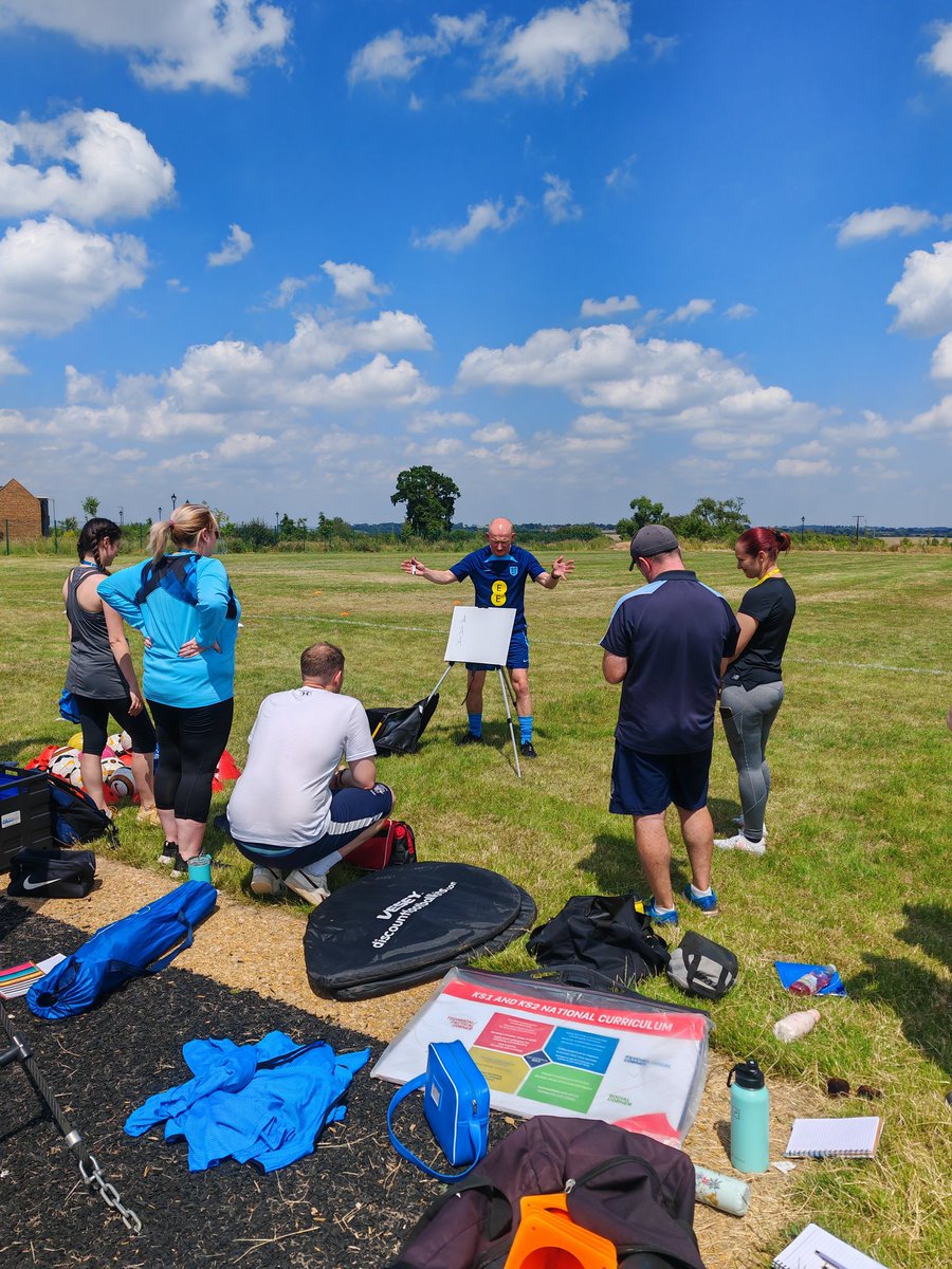 NorthOxonSSP's tweet photo. Super hot afternoon, but still great engagement from colleagues attending the @TheFAPEteam Part 2 Teacher CPD session and great delivery from @vphalsall once again #HighQualityPE #MakingaPositiveDifference https://t.co/YLcru1vkxy