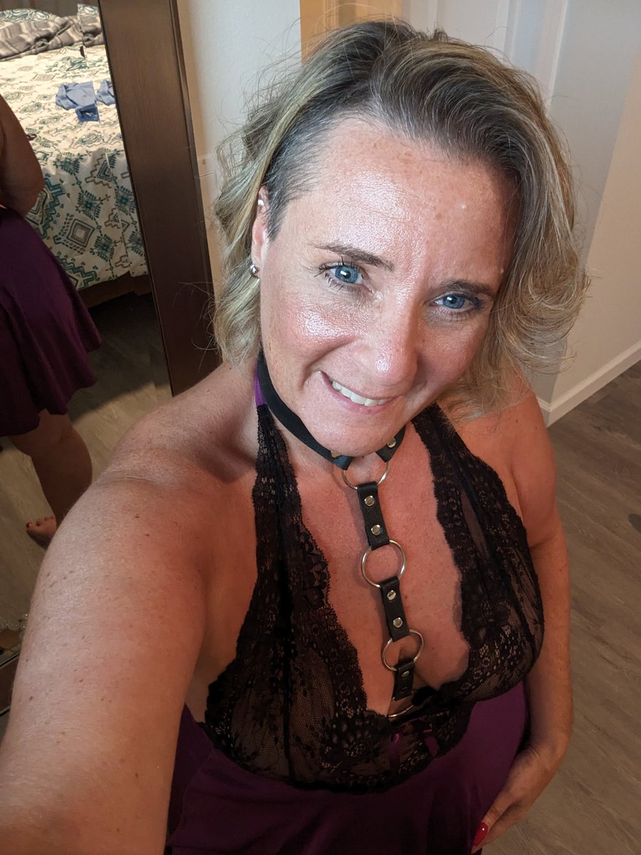 Fosterbartlett1's tweet photo. What's up peeps??  Happy hump day! 😁 https://t.co/b1okwsD3lW