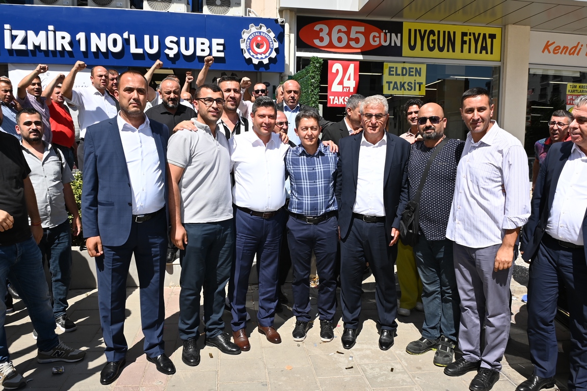 GENEL BAŞKANIMIZ ALTUNDAĞ İZMİR'DE

Genel Başkanımız Uysal Altundağ, İzmir ve İzmir 1 Nolu Şubelerimizin örgütlü olduğu işyerlerindeki temsilcilerimizle bir araya geldi.

Haberin detayları için: bit.ly/genelbaskanizm…