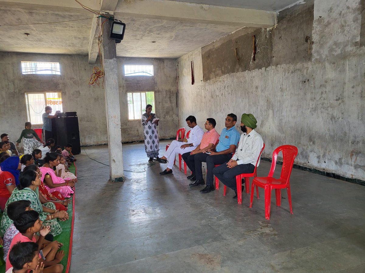 #CBIC_AgainstDrugAbuse

Indore Customs (Bhopal Zone) officers, interacted with women and young children and guided them about issues &amp; ill effects related to drug abuse at adjoining Bustee areas of Aman Nagar, Indore on 26.06.2024.

<a href="/cbic_india/">CBIC</a> 
<a href="/FinMinIndia/">Ministry of Finance</a> 
<a href="/cgstbhopalzone/">CGST Bhopal Zone</a>