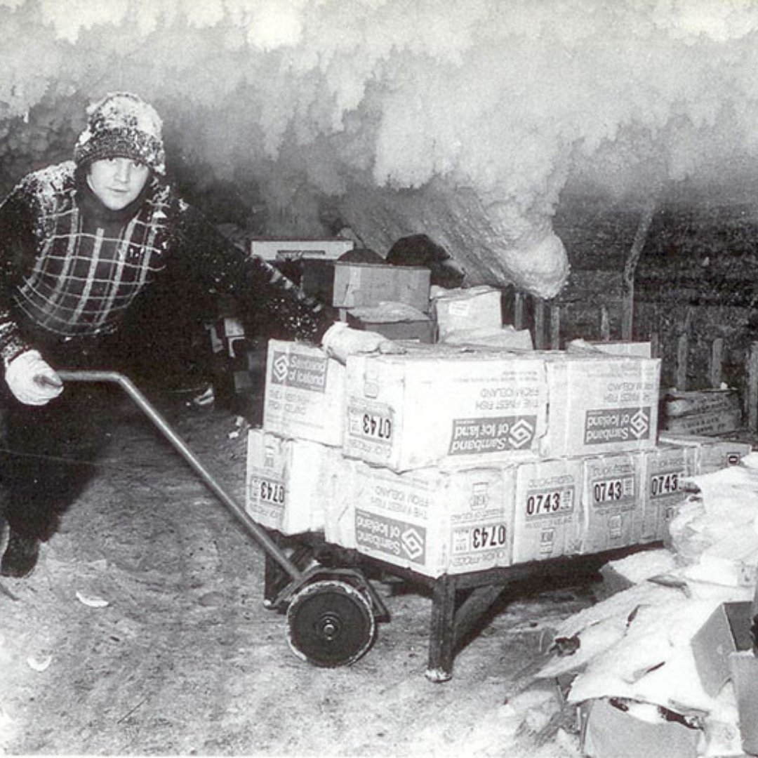 Once a world-famous fish market until 1982, Old Billingsgate has been transformed! The basement, now The Vault, once stored fishermen's catch in 50 years' worth of ice  ❄️
Experience a piece of London's history with a beer in hand! 🍻 ow.ly/ok8X50SpZSl