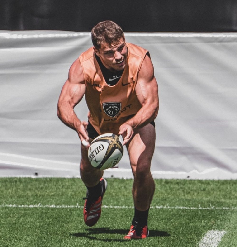 sportricolore's tweet photo. 🇫🇷 Le physique d'Antoine Dupont 💥

Tellement hâte de le voir en action avec France 7 aux Jeux de Paris 2024 🤝 https://t.co/ftwQc1sOER