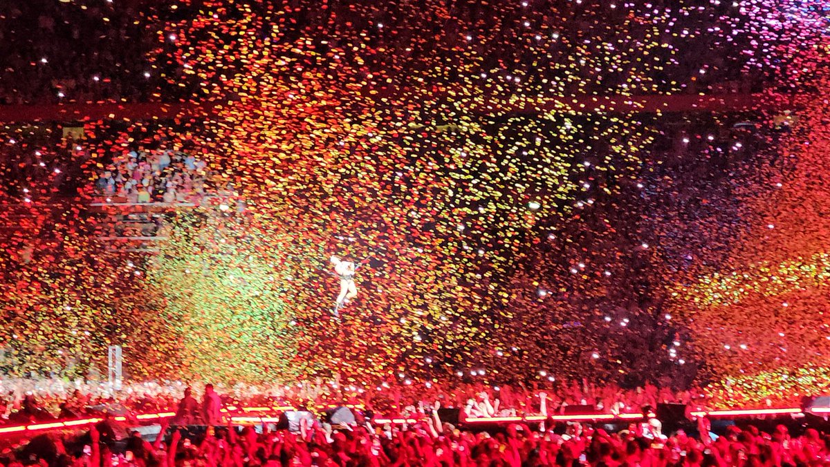 Immense night again, privileged to see her twice in 12 months, no better live act #pink