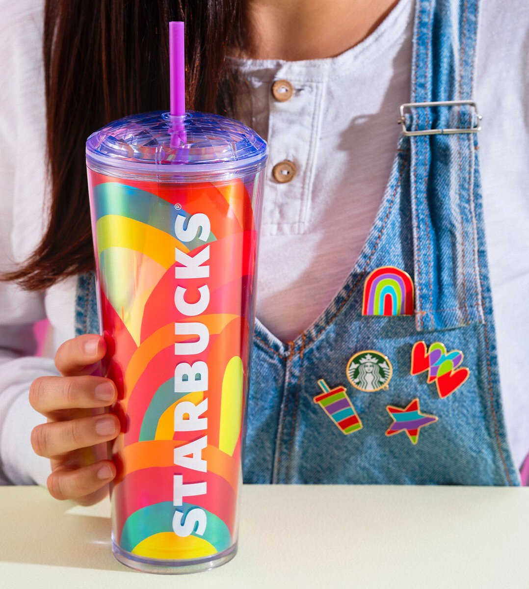 ¡Aquí se reportan los que amamos esta colección de merch! 🤩 Repórtate con un 🌈 si ya tienes el tumbler o los pines.

#MiNuevoFavorito #MomentosSBX #Pride #Starbucks