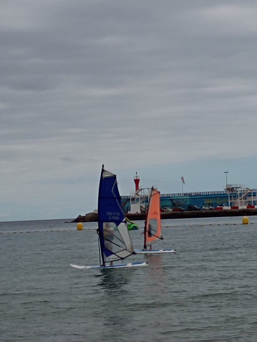 NavegantesArona's tweet photo. Cursos de #windsurf ⚓

A partir de 10 años

#máswindsurf https://t.co/8yUPSrAVPV