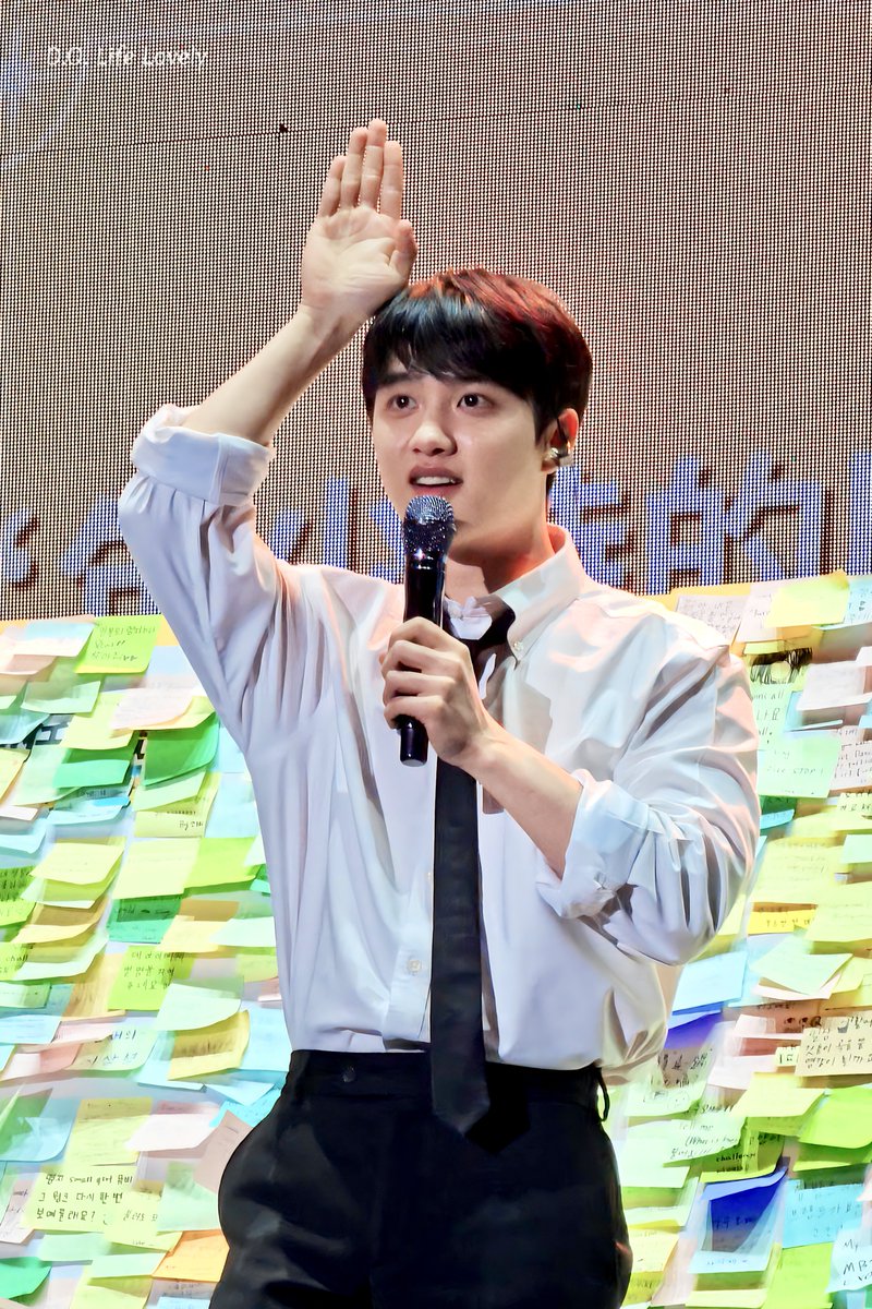 dolifelovely's tweet photo. 🐶🐱
🐰？
✌🏻 이거 왜 토끼예요? ㅋㅋㅋ

#BLOOMinTaipeiD2 240623
#FANCONCERT_BLOOM 
#함께할게_도경수_BLOOM
#도경수 #디오 #DOHKYUNGSOO #DO (D.O.) #都敬秀 #ドギョンス https://t.co/PidOpnA655