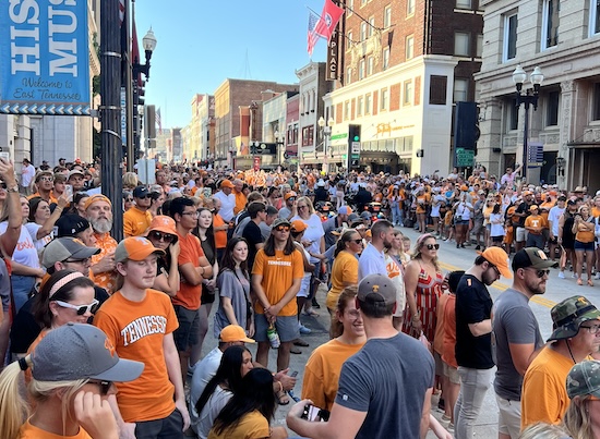 Truth_Substack's tweet image. thetruthabouteverything.com/post/the-wande…

This town is small enough for the one of me. Go figure. Go Voles!