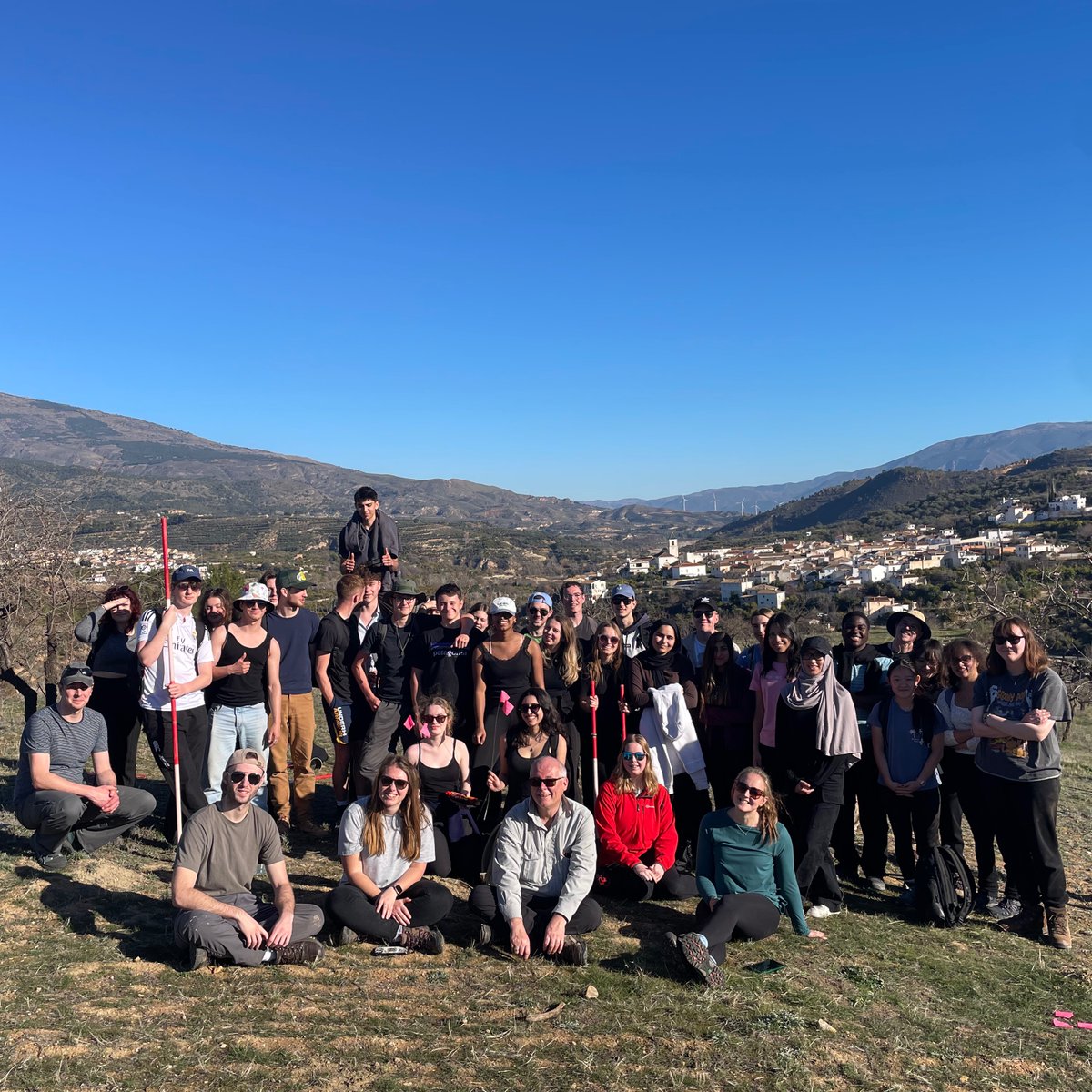 Huge congratulations to the Spain team for their 2024 College Team Teaching Prize for Dispositional diversity: cultivating confidence, community, and an emotion centred pedagogy for learning in the field.  #RHULUndergrad #nationalfestivaloffieldwork 🧵1/3