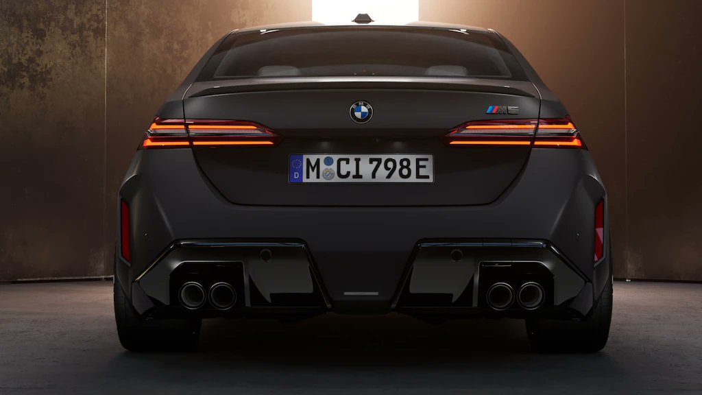 go2_cars's tweet photo. 2025 BMW M5 Sedan g90: 717 HP V8 Beast With Muscular Styling
Video on YouTube π https://t.co/dbSlA0H8s5
Get ready to experience the ultimate combination of luxury and power in the 2025 BMW M5 Sedan
#go2cars
#BMWM5
#2025BMW https://t.co/SNRT8qP9ob