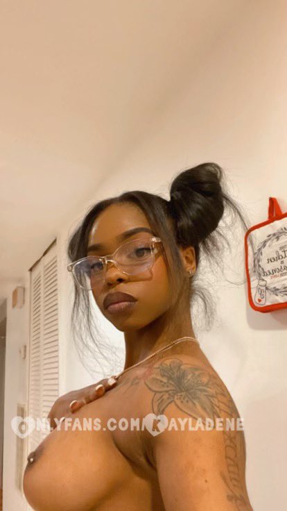 2 pic. Would you nut 🥜 on my pretty Face ? 🙈 https://t.co/1ZKYIWYZjS
