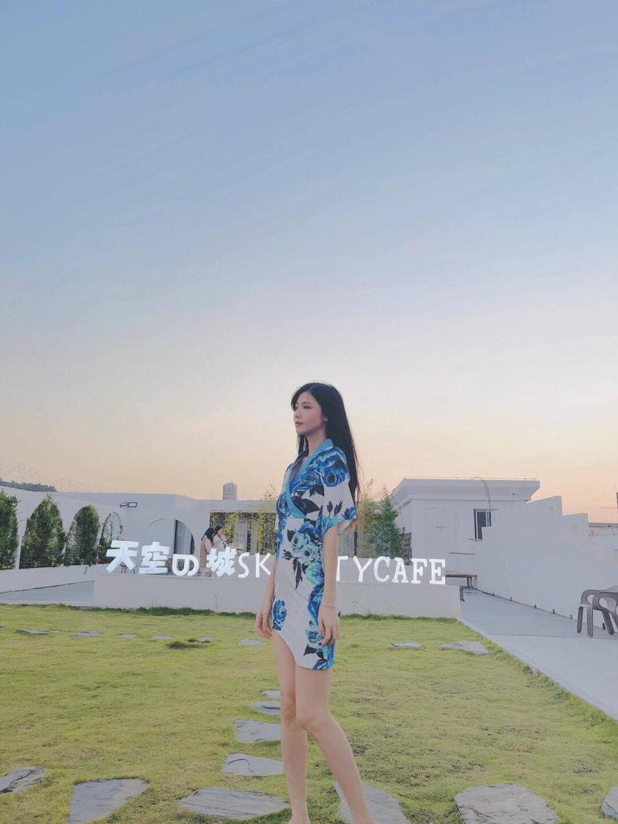 LeonoraVel56769's tweet photo. 打卡天空之城，这里的夕阳真的好美~ https://t.co/hxD3NwpqeH