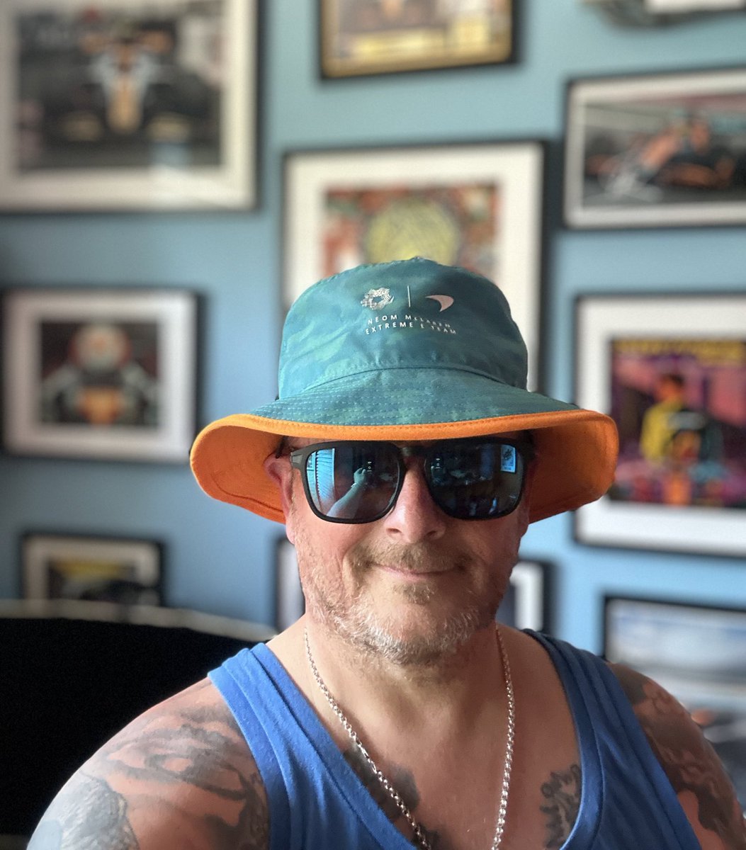 MewesKeith's tweet photo. Bringing @we_are_sungod & @McLarenF1 together when itโs hot and bright outside.. these are a great combo ๐งก๐งก
Iโve got say they are definitely great sunglasses. #warmoutside #RaceWeek #FansLikeNoOther https://t.co/jcmuPomWjK