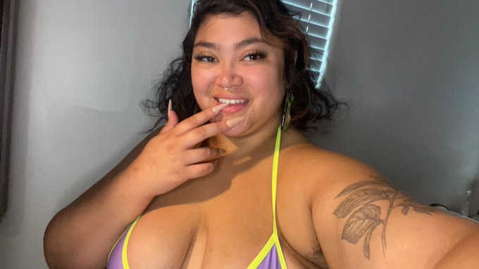 OFFICIAL CB WORN CLOTHES FOR SALE! Hit my snap or DM&rsquo;s 🥰🥰 https://t.co/rHziGmisPZ