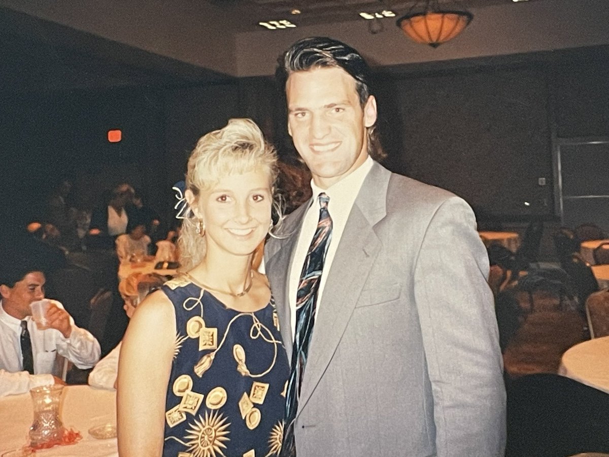 Robin Osiecki  tweet media