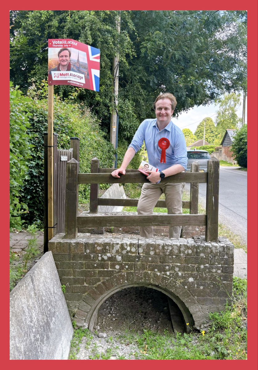 Pitton is looking very festive for the time of year! Lots of people excited to vote for change with Labour on July 4th. 🌹 🌹 🌹