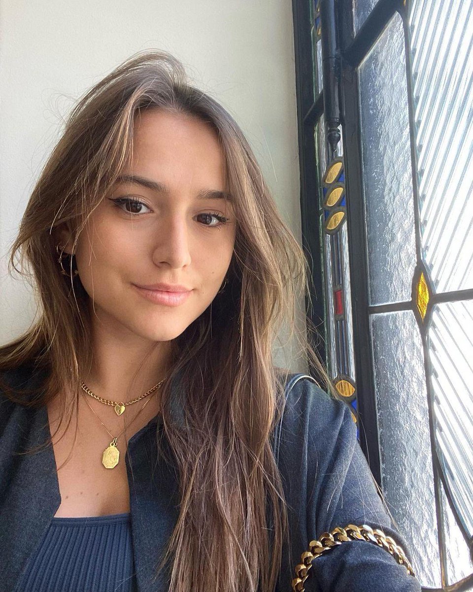 a #wcw goes out to the loveliest, hottest and PRETTIEST girl I know. 

love you, charizard. my fwb, loml and my baby girl. 😍🥰❤️😍🥰😘