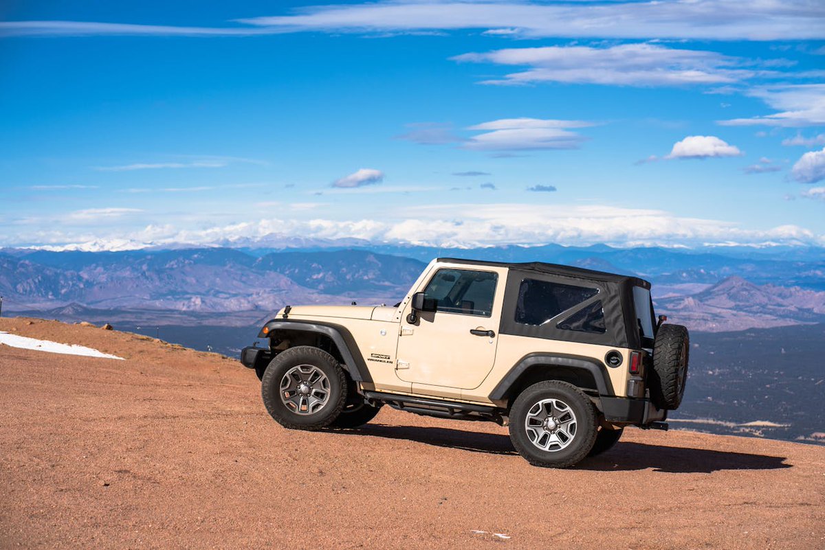 MagellanTRX's tweet photo. Save and share those perfect #trails and #scenic spots with a Magellan TRX.

With a TRX, you can publish the tracks to the TRX community database, allowing fellow off-roaders to search your tracks. 

Learn more and shop TRX #offroad #navigators at https://t.co/8lSJARSJfl. https://t.co/eIH2Oarvex