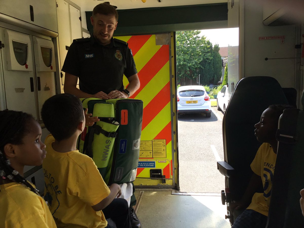 StmThinkers's tweet photo. We met Lewis the paramedic. He even showed us around his ambulance. #STMAspireandachieve https://t.co/2MfQcfifqv
