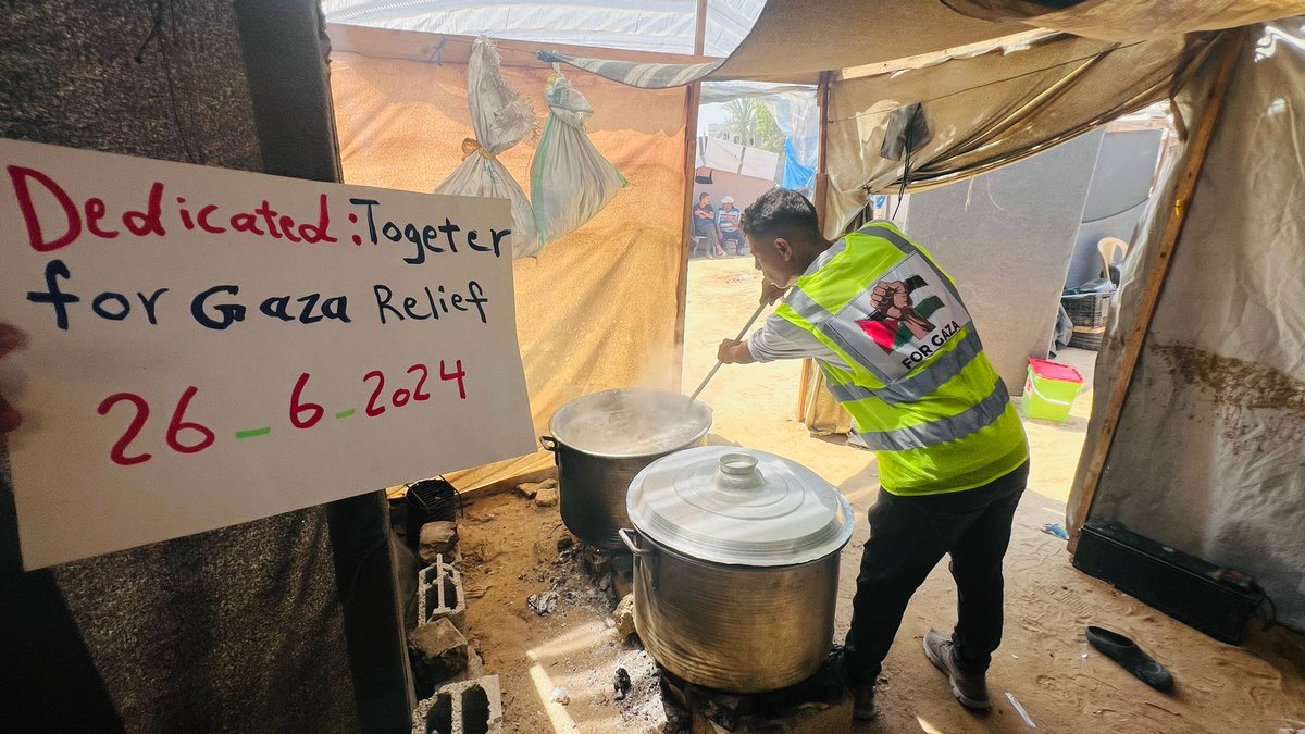 rida_ehab's tweet photo. Resuming work and providing services. Today we provided hot meals to them and we continue to provide the rest of the services https://t.co/StcP1yPkWn