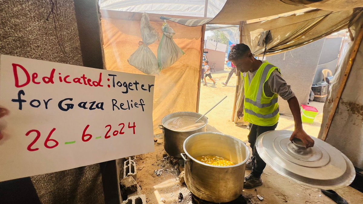 rida_ehab's tweet photo. Resuming work and providing services. Today we provided hot meals to them and we continue to provide the rest of the services https://t.co/StcP1yPkWn