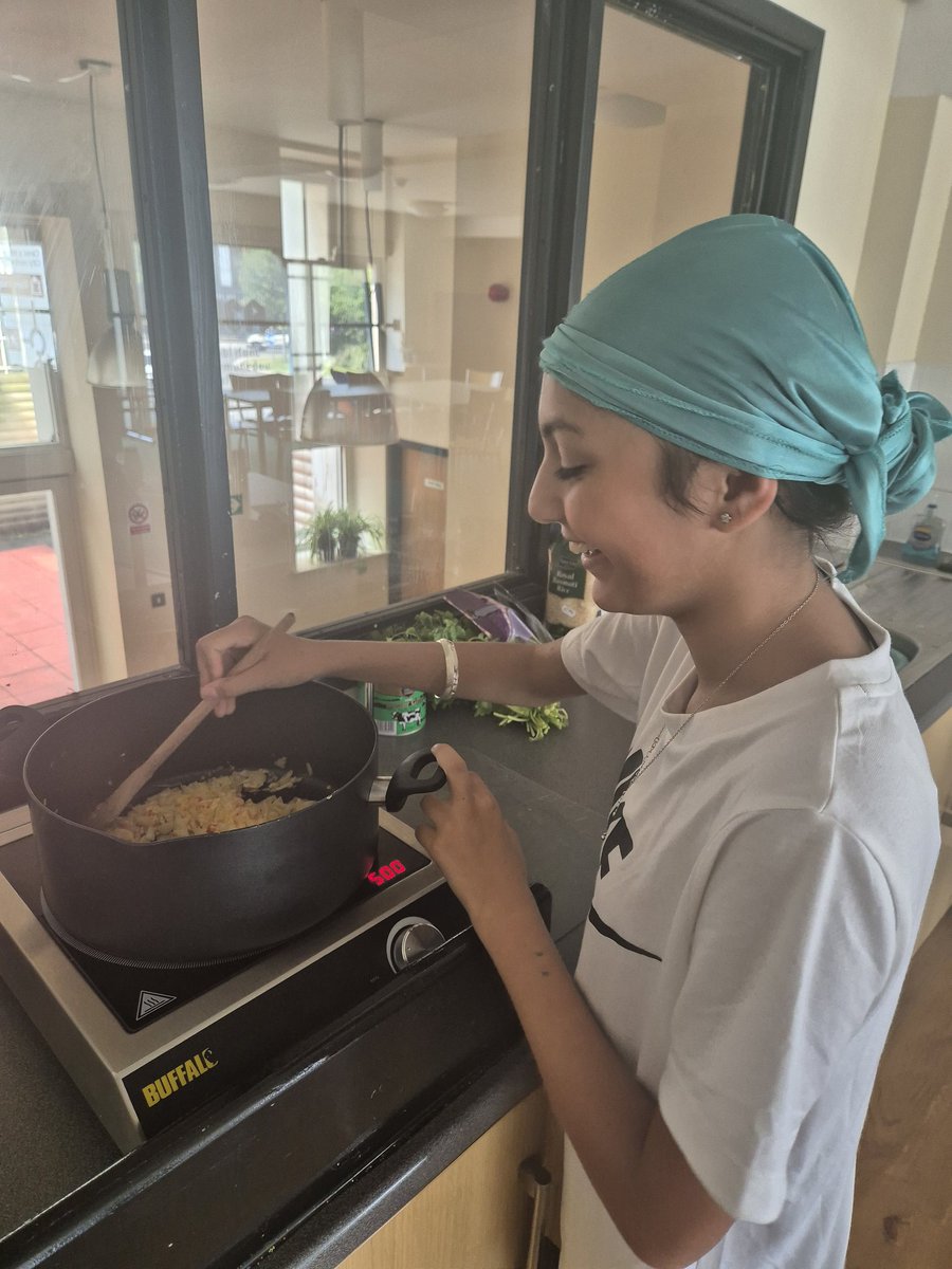 Carlie Torlop (@carlie_ymca) on Twitter photo Through our 5 Day Drop in Provision at <a href="/YMCASwansea/">YMCA Swansea</a> we offer #youngpeople 121 support as well as #skill building opportunities. Today we have a yp teaching the #Youthworker how to cook a Chickpea Curry. #Rolesreversed #independentliving #culture #GoodFood #youthworkweek24 Through our 5 Day Drop in Provision at <a href="/YMCASwansea/">YMCA Swansea</a> we offer #youngpeople 121 support as well as #skill building opportunities. Today we have a yp teaching the #Youthworker how to cook a Chickpea Curry. #Rolesreversed #independentliving #culture #GoodFood #youthworkweek24