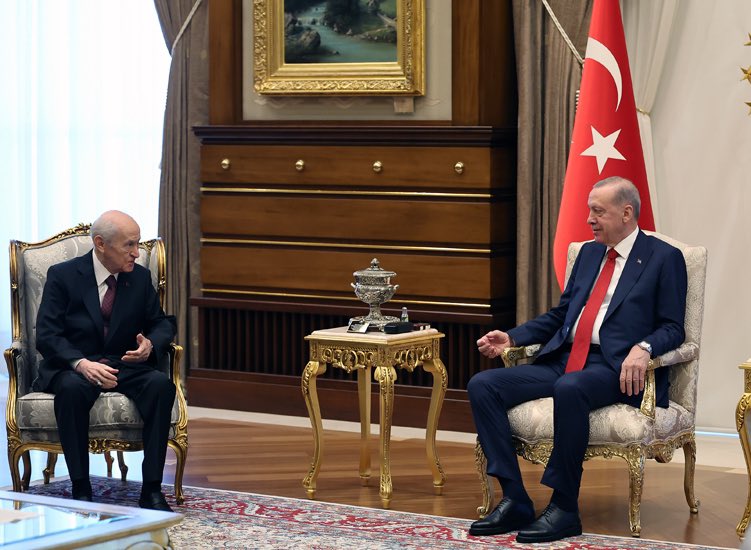DuruEfee's tweet photo. Liderimiz Sayın Devlet BAHÇELİ, Cumhurbaşkanımız Sayın Recep Tayyip ERDOĞAN ile Cumhurbaşkanlığı Külliyesinde bir araya geldi. https://t.co/iqSS6eec5s