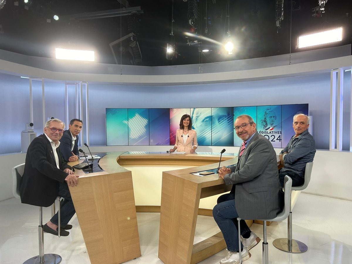 France 3 Occitanie (@f3occitanielr) on Twitter photo 🗳 #ÉlectionsLégislatives2024
📺 Le #débat de la 1ère circonscription de l'#Aude est à suivre ce mercredi soir à 19.40 avec nos invités : <a href="/CoffinetFabrice/">Fabrice COFFINET</a>, #JeanClaudePerez, <a href="/PhilippePoutou/">Philippe Poutou</a> et #AurélienTurchetto.
📲 À (re)voir sur <a href="/FranceTV/">France tv</a>
En partenariat avec @bleuoccitanie 🗳 #ÉlectionsLégislatives2024
📺 Le #débat de la 1ère circonscription de l'#Aude est à suivre ce mercredi soir à 19.40 avec nos invités : <a href="/CoffinetFabrice/">Fabrice COFFINET</a>, #JeanClaudePerez, <a href="/PhilippePoutou/">Philippe Poutou</a> et #AurélienTurchetto.
📲 À (re)voir sur <a href="/FranceTV/">France tv</a>
En partenariat avec @bleuoccitanie