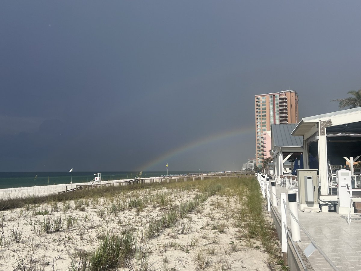 KarenNickell77's tweet photo. Rainbow at Orange Beach! View from CoastAL restaurant. @spann https://t.co/PFj6hc1v86
