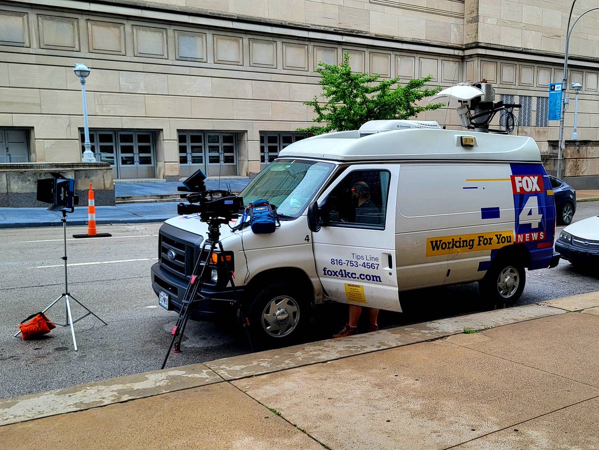 RichardFichtner's tweet image. FOX News reporting in front of @kc_dc the best Stroy of the day: #kcdc is kicking off