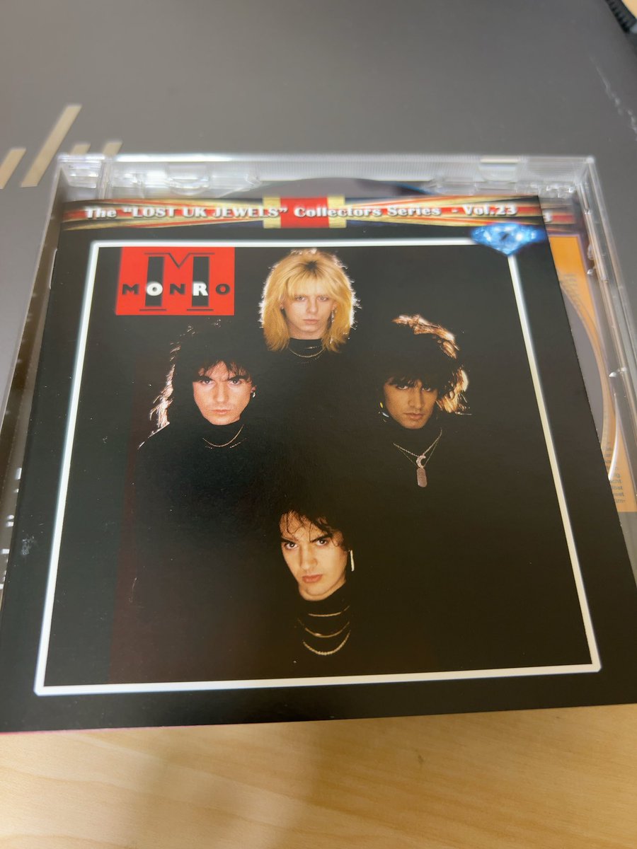 metalium_eba's tweet image. 昨日届いたけど、CDプレイヤーが無い😰
新しいPCはCDドライブが付いてないからなぁ、フリマで探すか！
#Monro