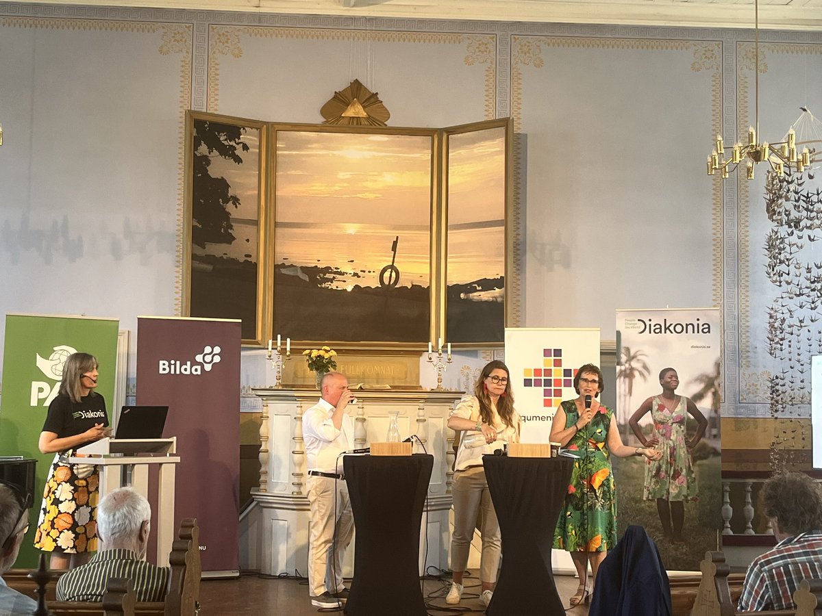 ”Förändringarna i civilsamhällesbiståndet har tagit en vändning som inte var tänkt från regeringen. Det ska vi rätta till, det lovar jag,” säger <a href="/gudrunbrunegard/">Gudrun Brunegård</a> i diskussion hos <a href="/DiakoniaSverige/">Diakonia</a> om vems behov biståndet ska svara på.