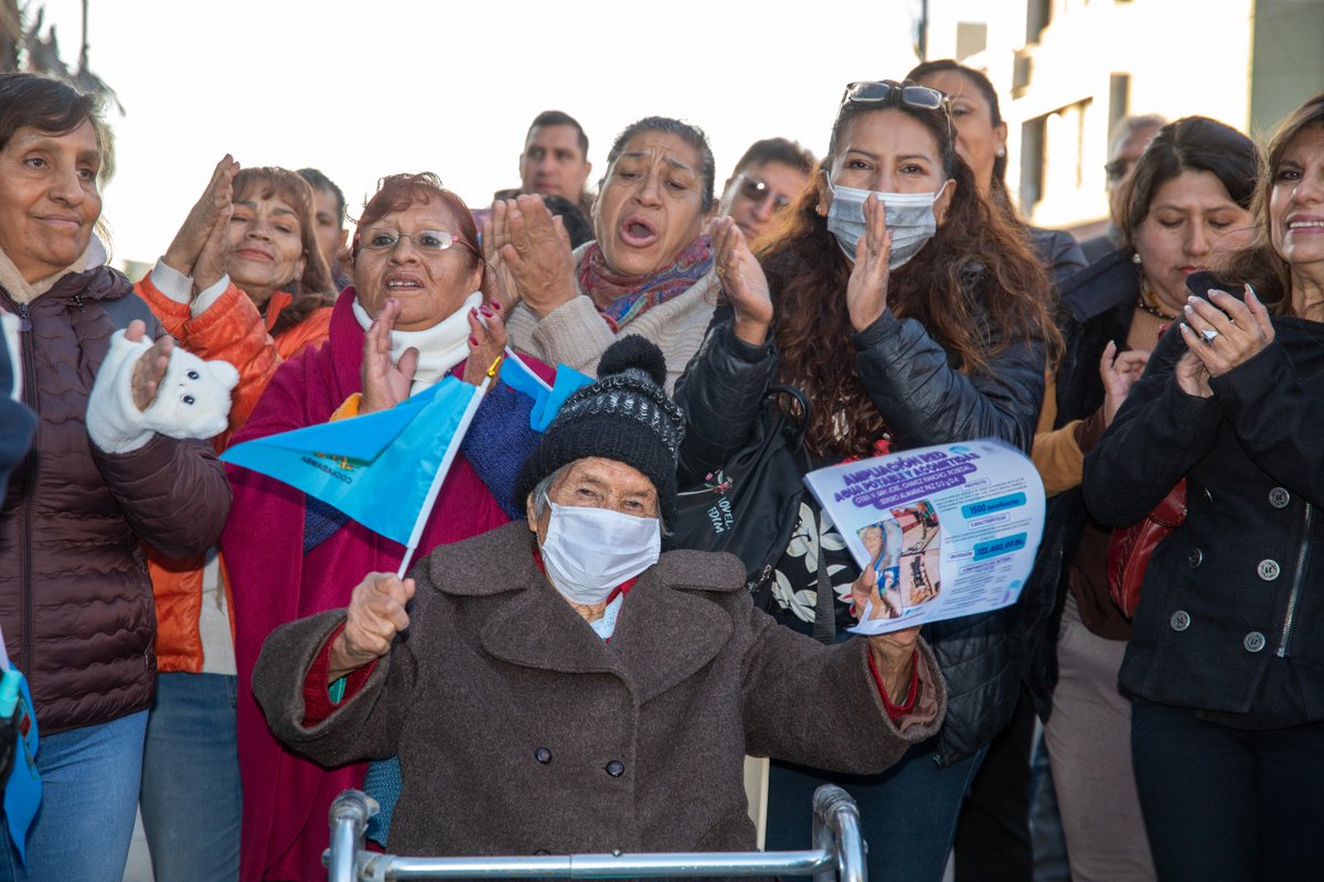 Entregamos la ampliación de la Red de Agua Potable y Acometidas que beneficiarán con líquido elemento a más de 1500 vecinos de los distritos 3 y 4. Estamos avanzando en nuestro objetivo de mejorar la calidad de vida de las familias cochabambinas, priorizando la dotación de agua
