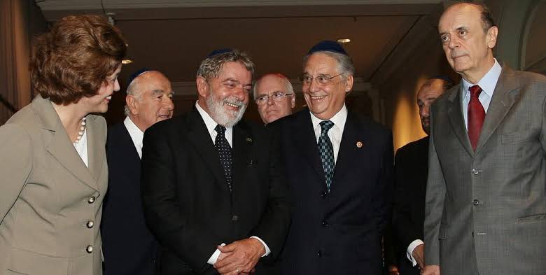 ARGONAUTABRA's tweet photo. @rede_marco @NatuzaNery “Polirização civilizada”

Tu acha engana quem com essa rachadinha entre cupanheiros ???
😂😂😂😂😂😂😂😂 https://t.co/zYYKLr0x7A