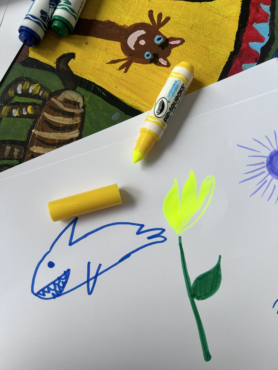 ana_nirvana's tweet photo. Qué horror que me salió un resaltador en vez de amarillo en esta caja de plumones @Crayola https://t.co/4VIvUq3aef