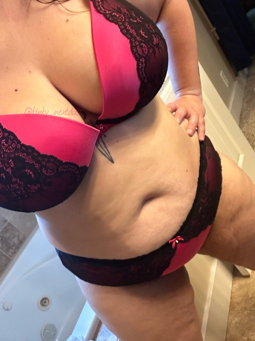 Happy #humpday. I know I&rsquo;ve been MIA. I had surgery and was recovering. Hope you&rsquo;ve all been well. #mombod<a href="/tag/humpday"class="tags">#humpday</a><a href="/tag/curvy"class="tags"><span>#curvy</span></a><a href="/tag/asswednesday"class="tags"><span>#asswednesday</span></a><a href="/tag/prettyinpink"class="tags"><span>#prettyinpink</span></a><a href="/tag/bbw"class="tags"><span>#bbw</span></a><a href="/tag/pawg"class="tags"><span>#pawg</span></a>