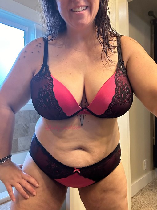 Happy #humpday. I know I&rsquo;ve been MIA. I had surgery and was recovering. Hope you&rsquo;ve all been well. #mombod<a href="/tag/humpday"class="tags">#humpday</a><a href="/tag/curvy"class="tags"><span>#curvy</span></a><a href="/tag/asswednesday"class="tags"><span>#asswednesday</span></a><a href="/tag/prettyinpink"class="tags"><span>#prettyinpink</span></a><a href="/tag/bbw"class="tags"><span>#bbw</span></a><a href="/tag/pawg"class="tags"><span>#pawg</span></a>