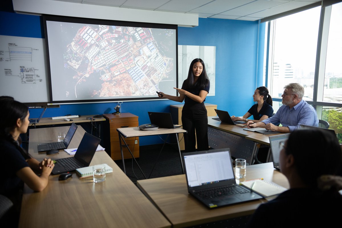 IJM's tweet image. A9: If this research shows correlation b/w scam centers &amp;amp; financial sextortion of minors: recs for law enforcement to more effectively investigate financially-motivated sextortion in SE Asia + recs for tech companies to earlier detect recruitment for forced scamming. #SafeOnline