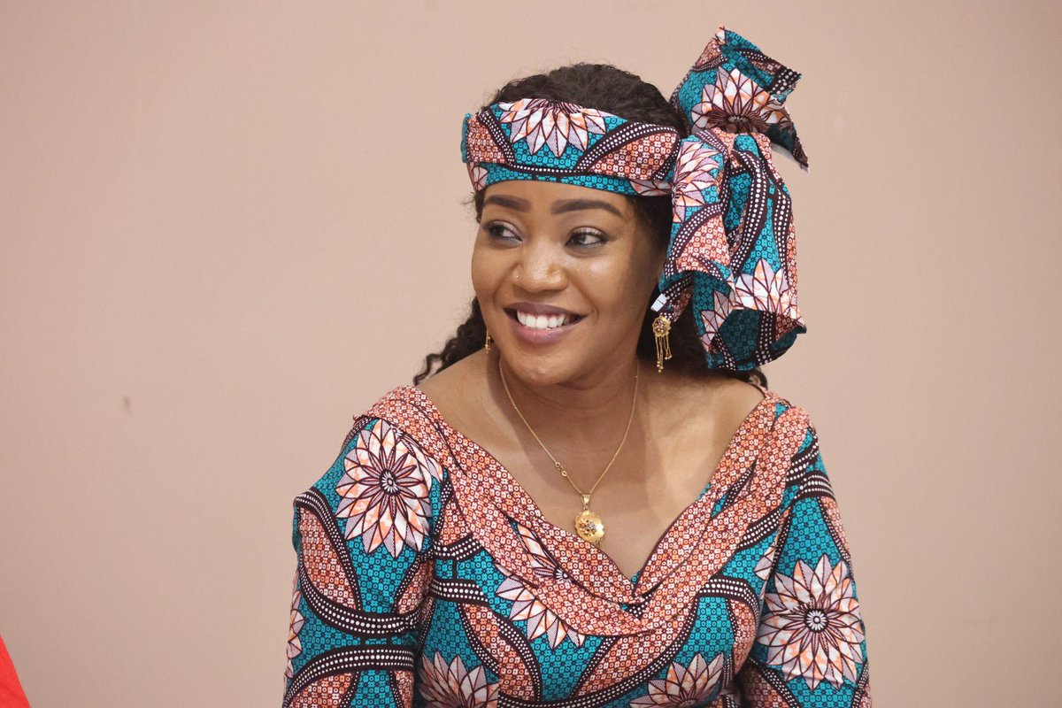 longoh_p's tweet photo. Nous avons présidé ce matin, la cérémonie de lancement du projet « Renforcement des capacités des organisations féminines et de construction d'un mouvement fort de femmes pour la paix dans la région du Sahel » à l’initiative des partenaires au développement ( ONUFemme, Oxfam, Royaume Uni) en faveur des organisations des femmes œuvrant dans la mise en œuvre de l’agenda Femme-Paix-Securité.

En rappelant l’importance qu’accorde le gouvernement du Tchad à l’implication des femmes dans les questions de paix et sécurité, à travers l’adoption du PAN 1325, nous avons réitérer notre engagement à œuvrer inlassablement pour la mise en œuvre effective de cet agenda dans un narratif purement africain, adapté à notre contexte national et local afin d’en atteindre les objectifs escomptés et conformément au programme politique du Chef de l’Etat Mahamat Idriss Deby Itno en faveur des femmes.

Nous encourageons les organisations bénéficiaires à  travailler efficacement pour mériter la confiance des partenaires et des populations mais surtout à conforter leur place de choix dans la communauté et nous remercions les partenaires pour le choix du Tchad.

#ActionGouvernementale
#FemmesPaixSecurité
#APL