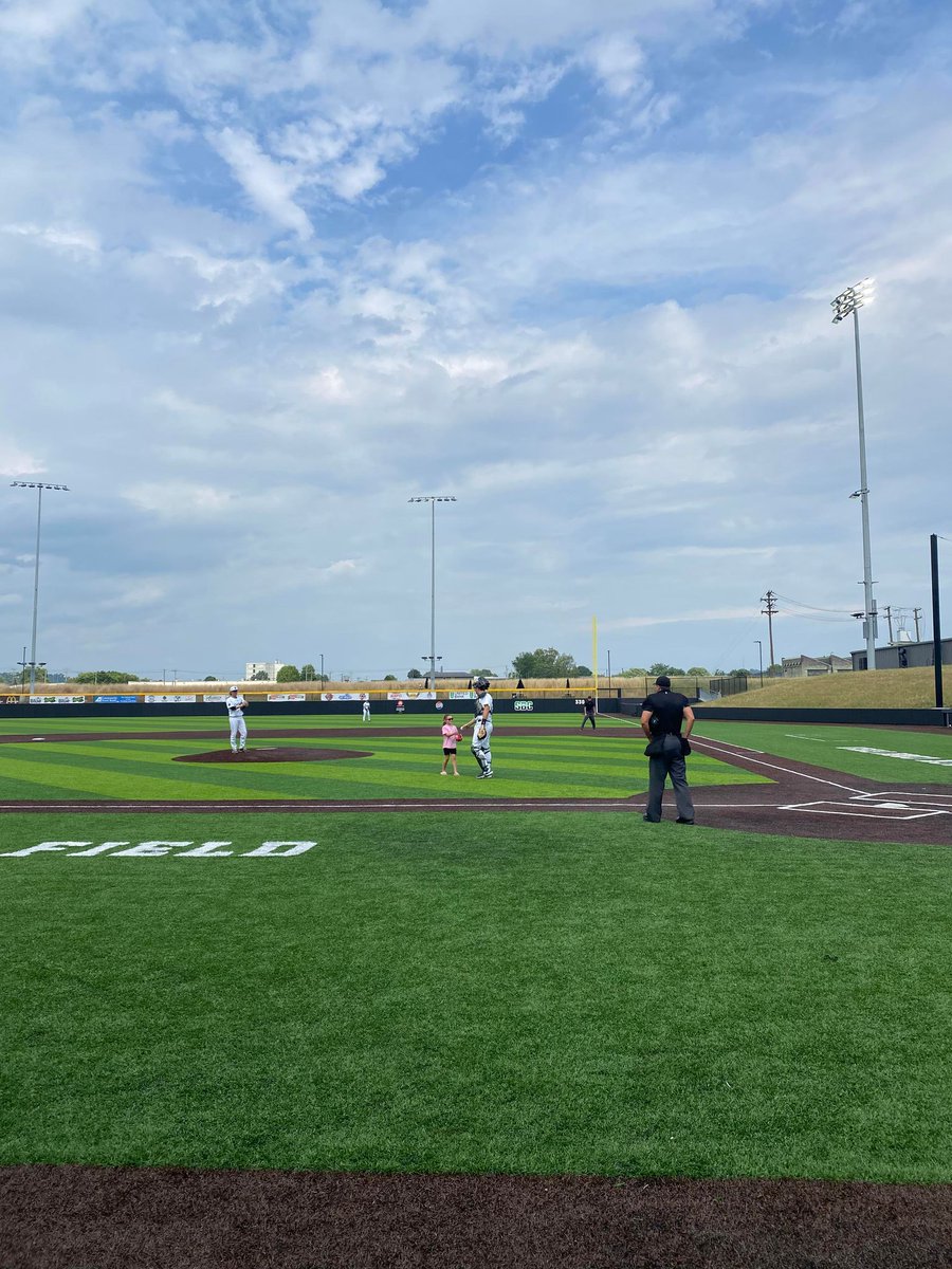 Former #pediatriconcology patient, Miss Briar, was invited to throw out the first pitch during Sunday's #CoalCats baseball game. In Sept. 2022, Briar rang the bell signifying she is #cancerfree &amp; we could not be more thrilled to see her happy and healthy. Awesome throw, Briar! ⚾