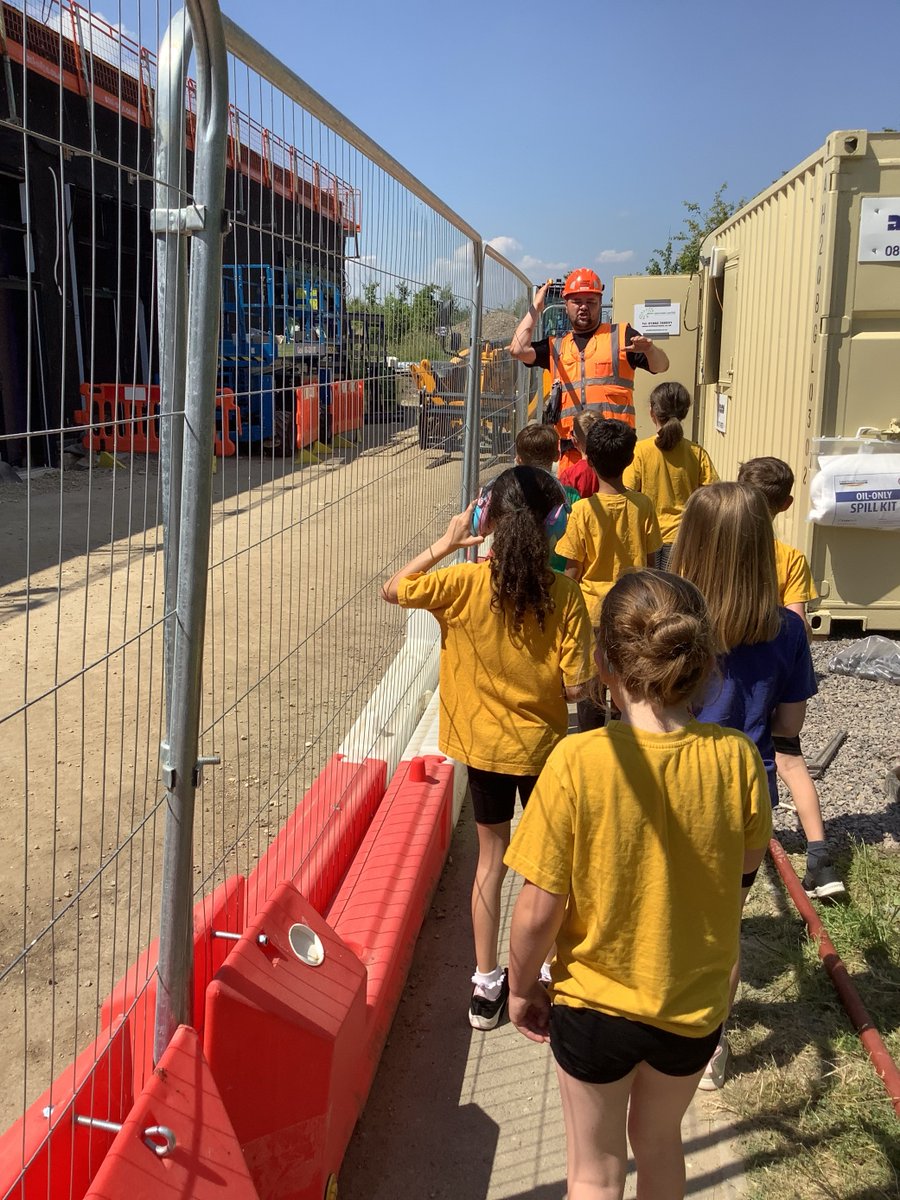 GRPACedar's tweet photo. Some lucky Cedar children were chosen to explore and investigate our building extension being built. They were shown around and were given an insight into how it will look in September! #limitlesslearninginfinitiepossibilities https://t.co/3fBoResrCQ