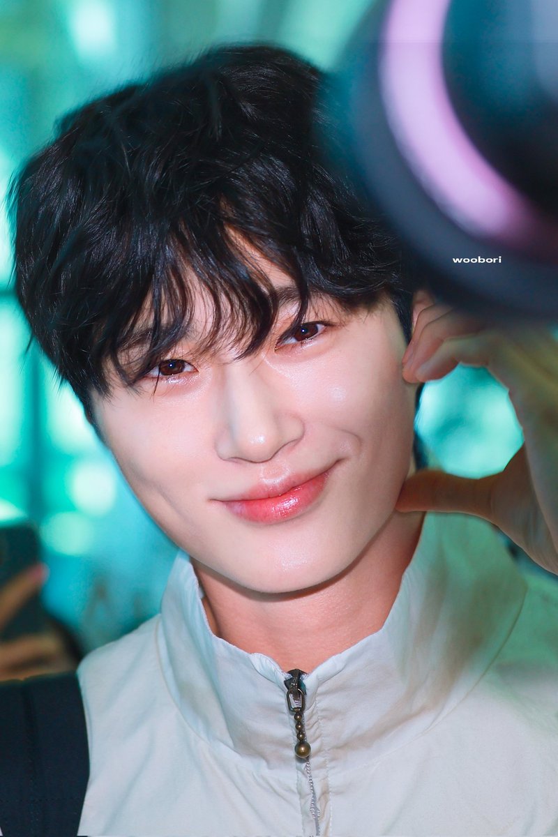 wooboric's tweet image. 행복한 시간 보내고 오기 🫶
 #변우석 #ByeonWooSeok 
240626 ICN