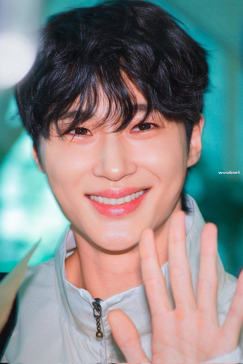 wooboric's tweet image. 행복한 시간 보내고 오기 🫶
 #변우석 #ByeonWooSeok 
240626 ICN
