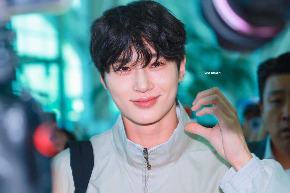 wooboric's tweet image. 행복한 시간 보내고 오기 🫶
 #변우석 #ByeonWooSeok 
240626 ICN