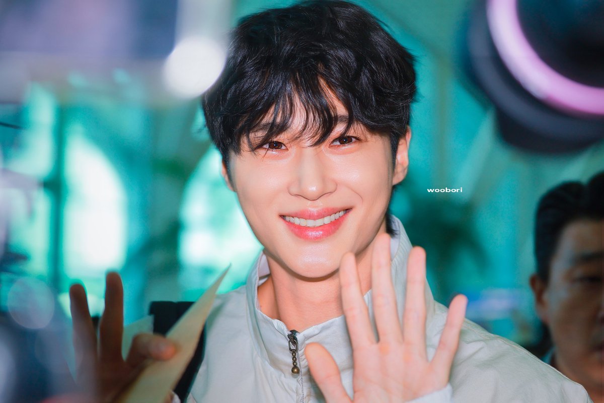 wooboric's tweet image. 행복한 시간 보내고 오기 🫶
 #변우석 #ByeonWooSeok 
240626 ICN