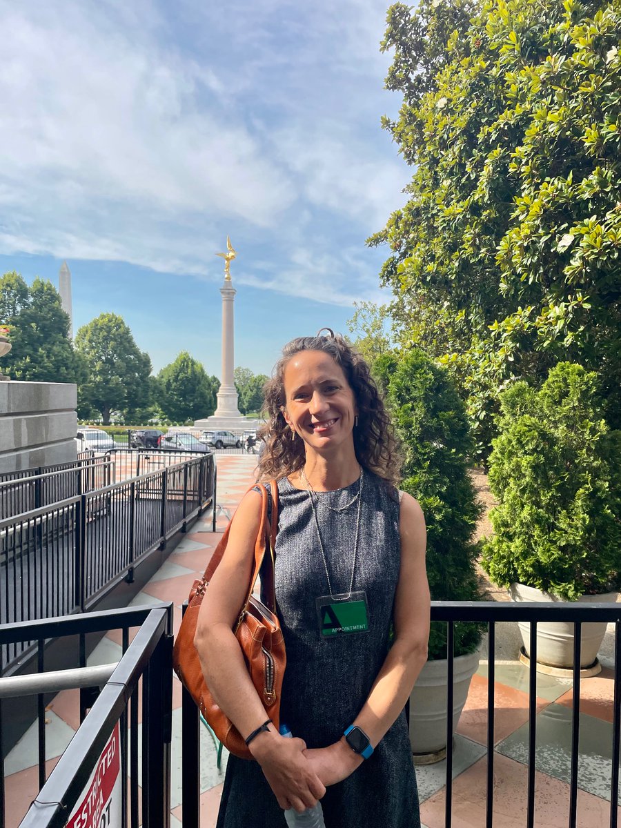 Good morning from the White House compound where I found my GU med onc friend @morr316 
Forum on clinical trials today! Tune in ⬇️