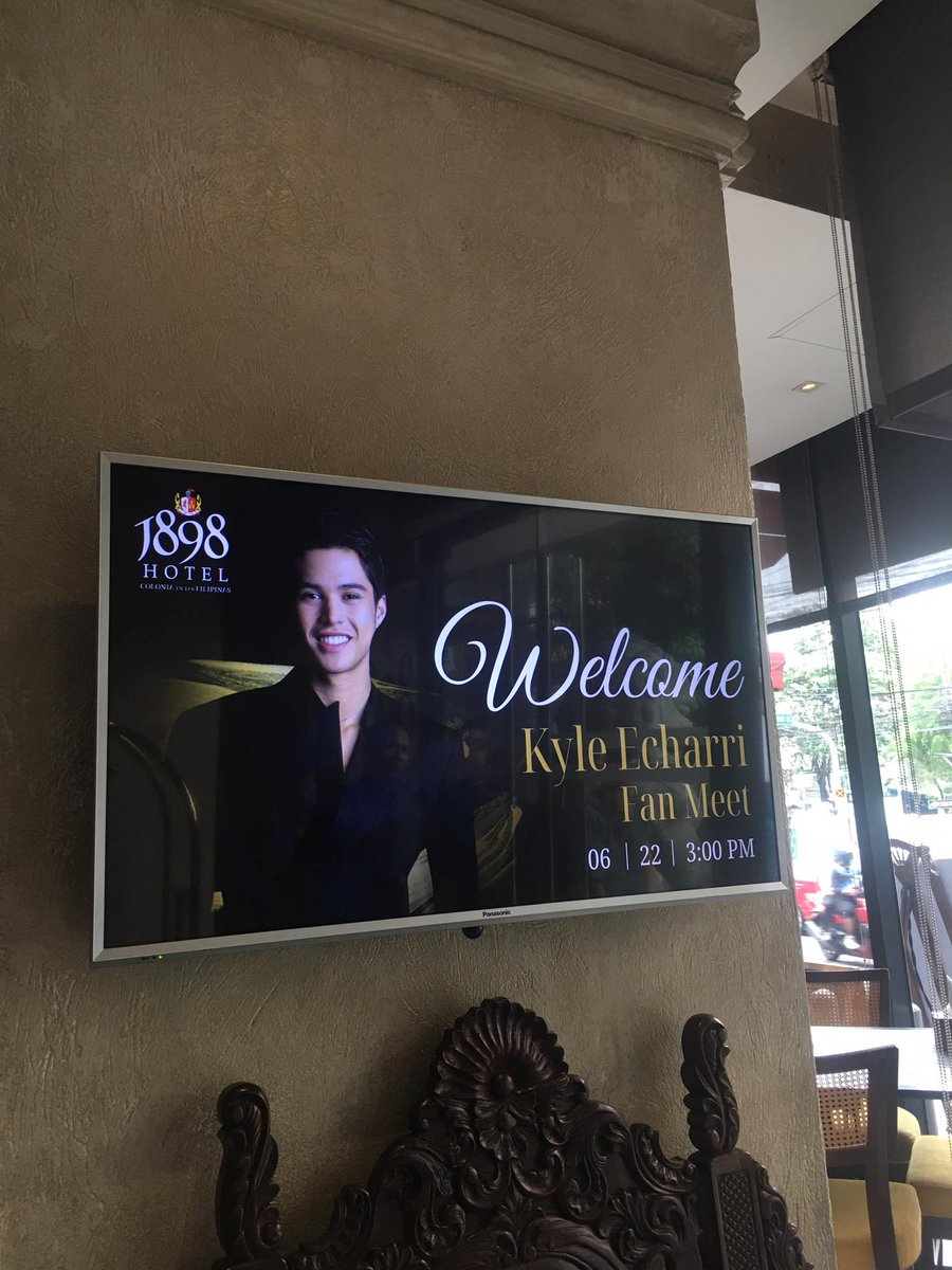 echarrimylove's tweet photo. gandang bungad eto ba naman makikita mo pag pasok e
#PSHellNight
#KyleEcharri https://t.co/bY2UHnImAe