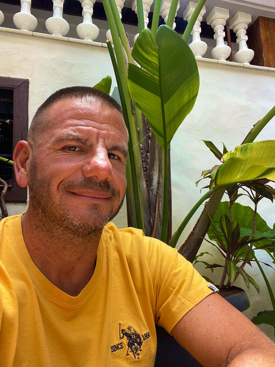 RaimundoMR's tweet photo. Las palabras amables pueden ser muy cortas y fáciles de decir, pero sus ecos son realmente infinitos.
#MomentoCafe☕️😌☕️
#SeguimosConLaTarde☺️ https://t.co/Br4Tn9Wd7z