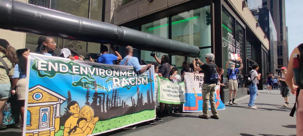 BREAKING: climate defenders are occupying the Global HQ of <a href="/Chubb/">Chubb</a>, one of the world's largest insurers of new fossil fuel projects. 

Outside, 100+ frontline leaders, including kids and families, are blocking the doors. 

#SummerofHeat