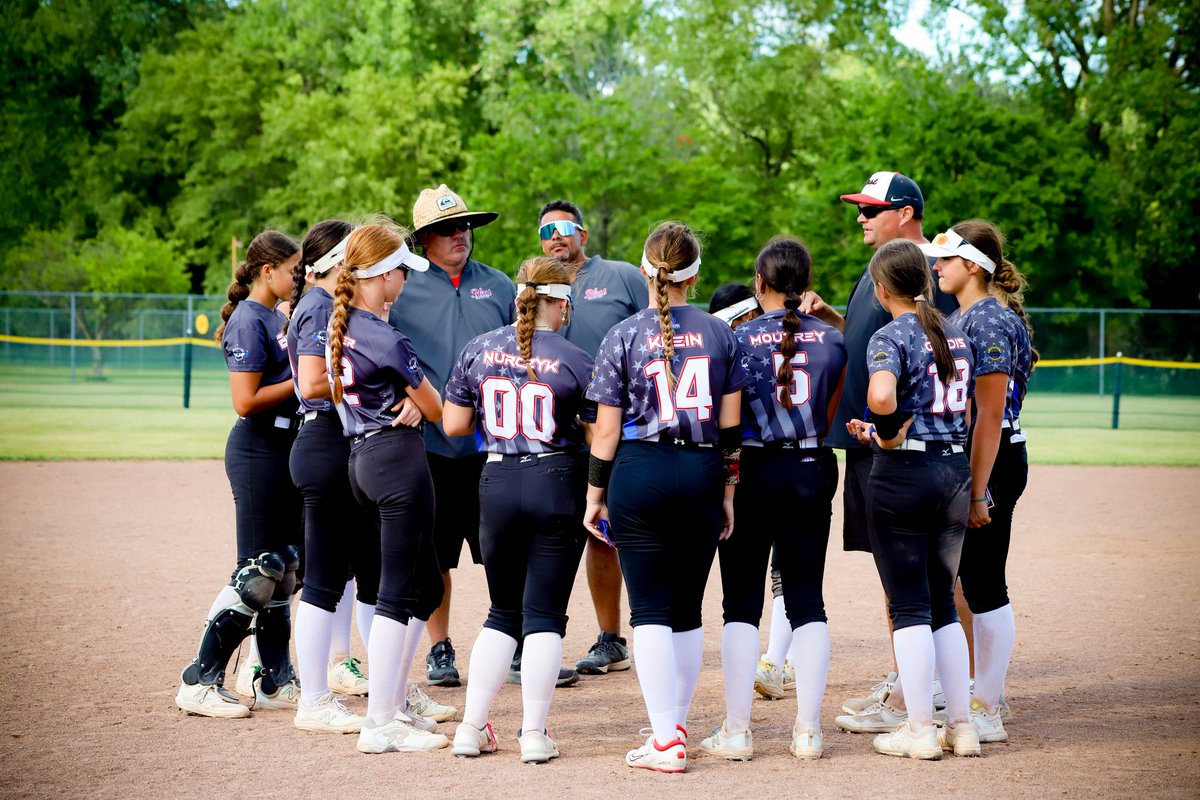 ILStars18U's tweet photo. 2024 NSA Illinois State Tournament Champions! 7-0 on the weekend, building towards the next level, focused. #nsasoftball #usssa #fastpitch #fastpitchsoftball #softballlife #nsa #squad https://t.co/jP7hkWMOxo